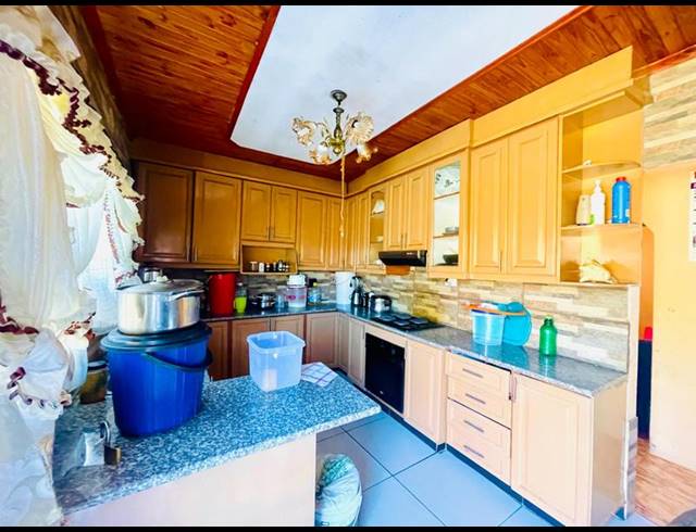 3 BEDROOM HOUSE FOR SALE IN UMLAZI BB